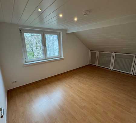 Großzügige 3 Zimmer Wohnung