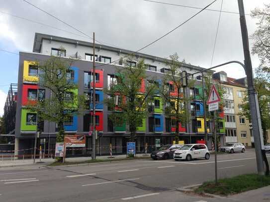 Stundenten Appartement an eine Person zu vermieten mit Balkon und Einbauküche in München