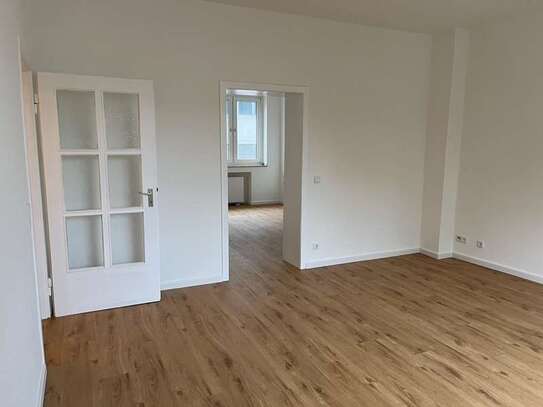 ! Komplett sanierte Zweizimmerwohnung in Düsseldorf-Stadtmitte sucht neue Mieter !