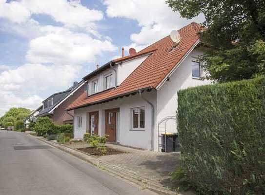 Doppelhaushälfte mit Garten und Garage