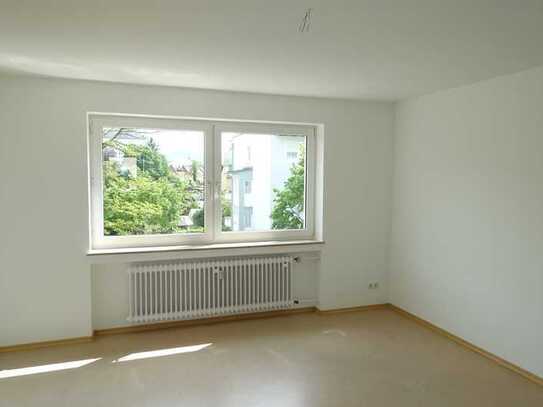 Helle 3-Zimmer-Wohnung mit Süd-Loggia im 3.OG