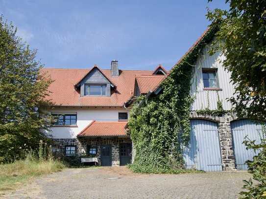 Mehrgenerationenhaus mit viel Platz für die große Familie in idyllischer Lage am Wiesenrand