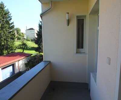 Helle und ruhige 3-Zimmer-Wohnung mit Balkon, Bad mit Fenster und Wanne