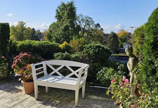 Luxuriöses Penthouse mit Blick ins Grüne; Fahrstuhl - Direkteinstieg & Indoor - Pool.