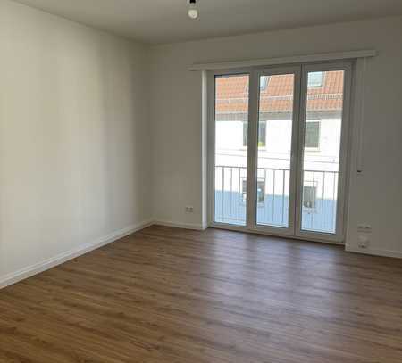 Schöne helle 3-Zimmer Wohnung in S-West mit EBK