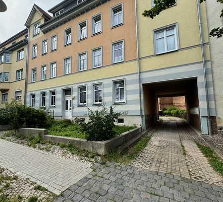 Voll vermietetes Mehrfamilienhaus // 8 Wohneinheiten, Balkon u. STP