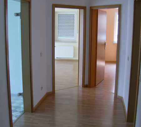 Ansprechende 3-Zimmer-Wohnung mit EBK und Balkon in Dernau