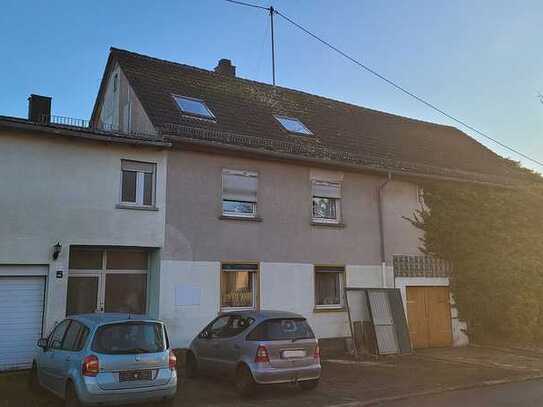 Großes Wohnhaus mit Scheune und Stall auf großem Grundstück ideal für Pferdehalter