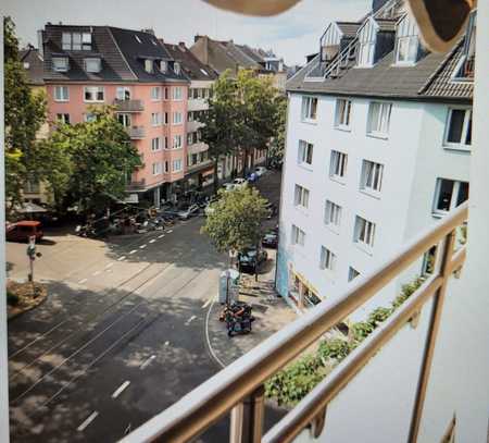 Sehr schöne 2 Zimmer Wohnung mit Balkon in Düsseldorf- Pempelfort