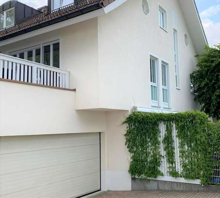 Absolut ruhige helle 3 Zi. Maisonette-Wohnung mit großer Südwest-Terrasse in München Waldtrudering