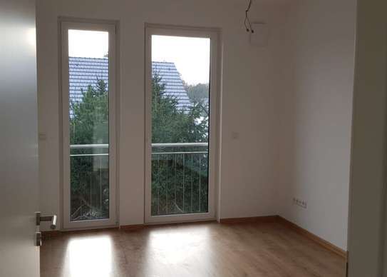 Erstbezug! 3 Zi-Whg, ab sofort! Balkon, Stellplatz, S-Bahn Fussläufig ca 10 min