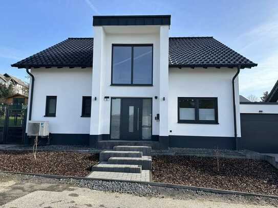 Hochwertiges einzugsfertiges Einfamilienhaus in ruhiger Lage in Bad Münstereifel. Provisionsfrei.