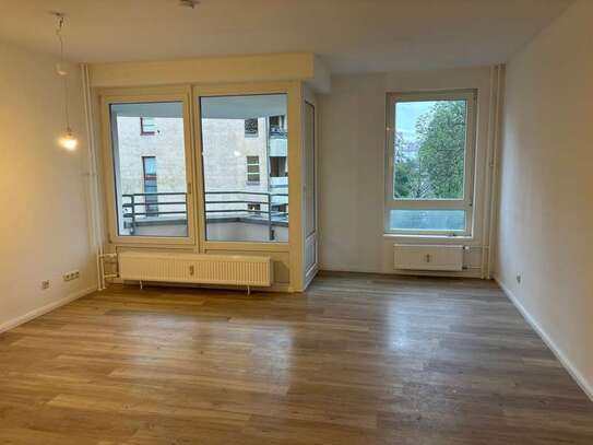 Kleines Apartment für max. 2 Personen - mit Balkon und Wannenbad!