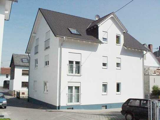 Schöne 2-Zimmer-Dachgeschoss-Wohnung in Altendiez