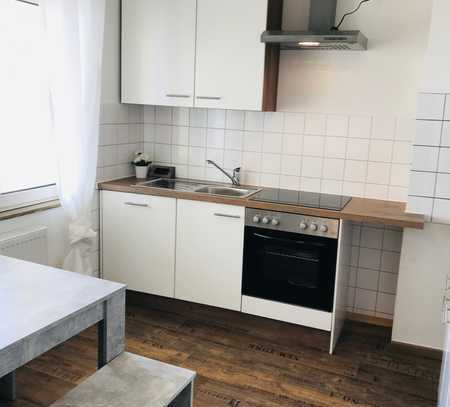 Renovierte 3-Zimmer-Wohnung mit Balkon und Einbauküche in Königswinter