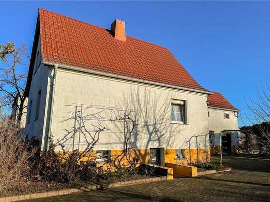 freistehendes Einfamilienhaus in ruhiger Feldrandlage und großem Garten