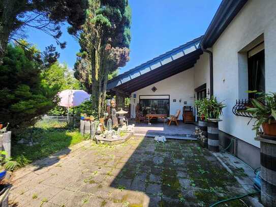 Ein Traumhaus für die große Familie oder Abrissgrundstück in KA-Knielingen