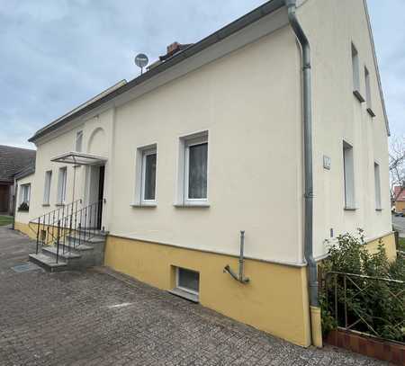 Schönes Landhaus in Nachbarschaft zum Wasserschloss Hemsendorf