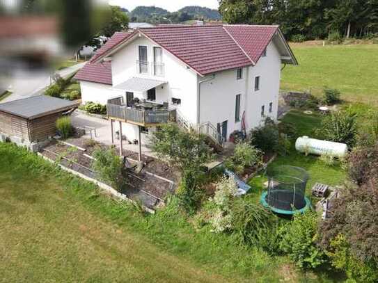 Gepflegte Doppelhaushälfte in schöner, naturverbundener Lage in Fürsteneck/ Hochwegen.