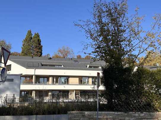 Wunderschöne SINGLE-WOHNUNG! Tolle Lage am Waldrand! Balkon, offene Küche, TG, Aufzug