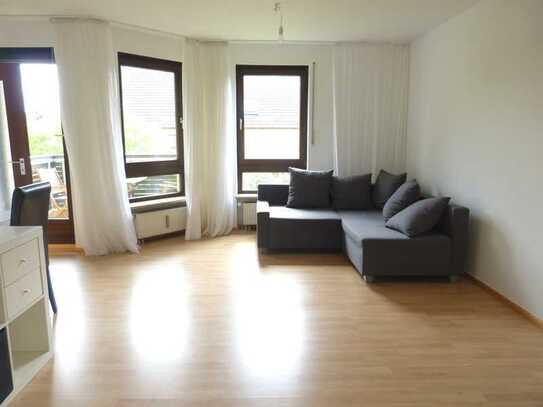 Schönes 1-Zimmer Apartment Süd-Balkon, Kellerabteil und Stellplatz in Top Lage