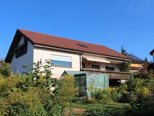 Herrliches Zweifamilienhaus mit schönem Garten in bester Aussichtslage