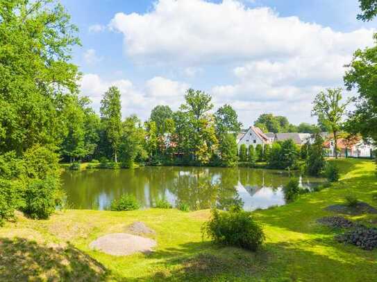 Traumhaftes Wohnen am See: Exklusives Parkgrundstück in bester Lage der Wedemark