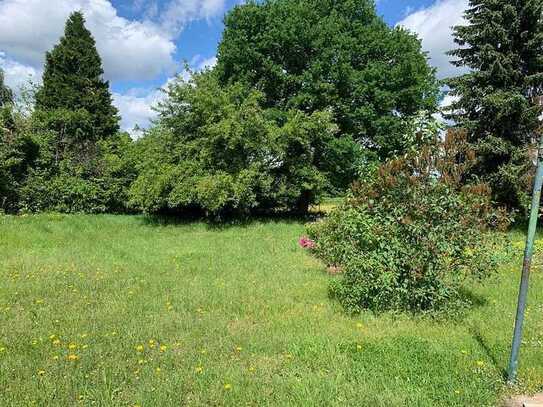 großes Einfamilienhaus mit großem Garten in zentraler Lage in Primsweiler/Saar