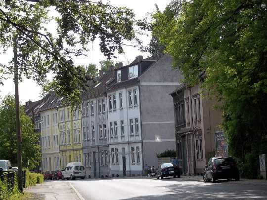 Schöne 3-Zimmer Dachgeschoß Wohnung mit Blick ins Grüne