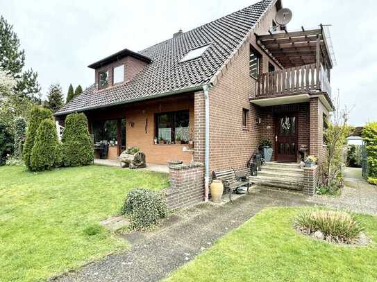 Großzügiges 1- bis 2-Familienhaus mit schöner Gartenanlage & Pool in guter Wohnlage