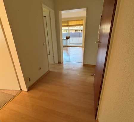 Kleine, ruhige 2 Zimmer Wohnung mit großem Balkon