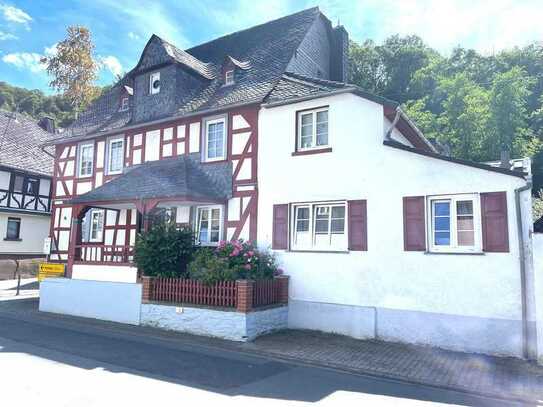 +++ Im Herzen von Weinähr - Denkmalgeschütztes Mehrfamilienhaus mit Gewerbeanteil zu verkaufen +++