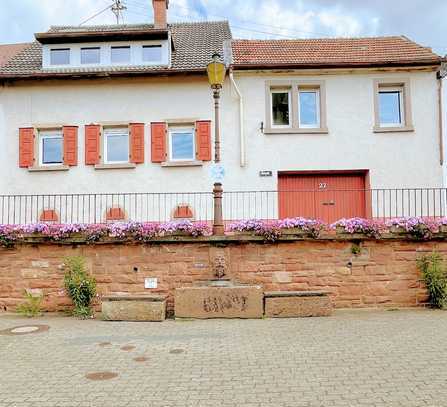 Haus mit Garten und Garage im Zentrum von Maikammer