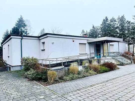 Freistehendes Einfamilienhaus im Bungalowstil -alles auf einer Ebene-