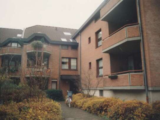 2-Zimmer Wohnung gute Lage mit Terrasse und Balkon in Köln Zündorf