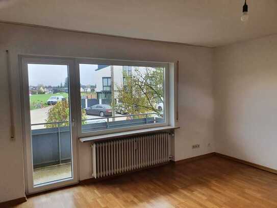 Frisch saniert - Exklusive 2-Raum-Wohnung mit Loggia und Balkon