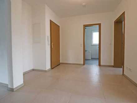 Erstbezug nach Sanierung: 3-Zimmerwohnung mit großem Balkon im 1. Obergeschoss eines Dreifamilien...