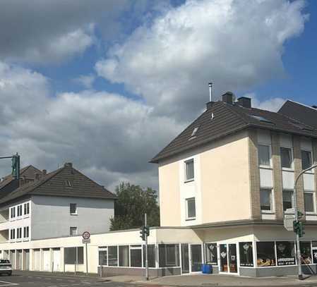 Sanierte 3 Zimmer Wohnung mit EBK und Balkon in guter Lage von Windberg