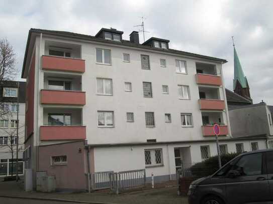 Helle, großzügige 4-Zimmerwohnung mit Balkon in Mülheim a.d. Ruhr. nur an Selbstzahler.