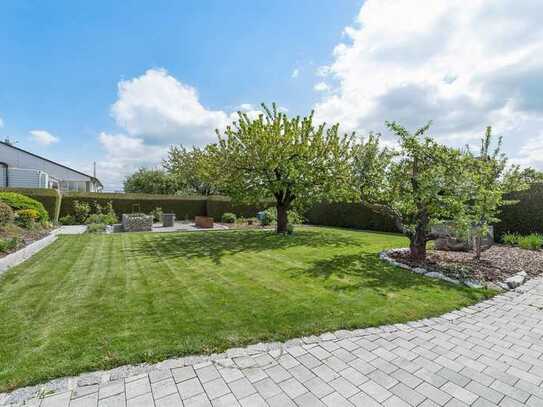 Bungalow mit gepflegtem Garten auf 926 m²