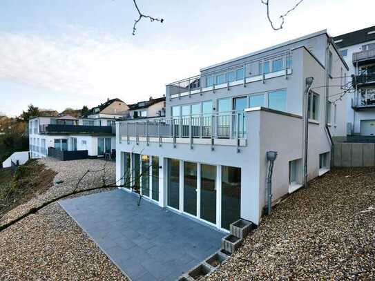 Im Zweifamilienhaus: Maisonette als Erstbezug mit schöner Aussicht