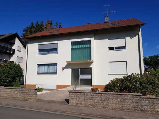 Gepflegte 4-Zimmer-Wohnung mit Balkon und EBK in Ramstein-Miesenbach