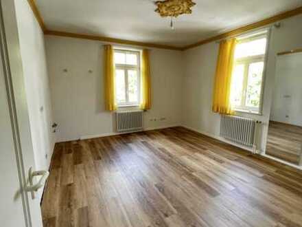 Vollständig renovierte 2-Raum-Wohnung mit Balkon in Bad Herrenalb