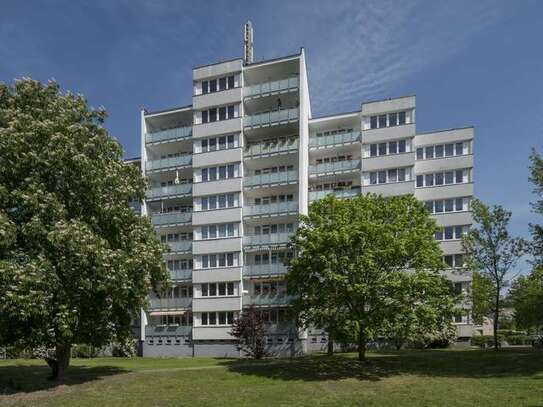 Modernisierte 4 Zimmerwohnung mit Einbauküche, Wannenbad, Duschbad und Balkon am Obersee