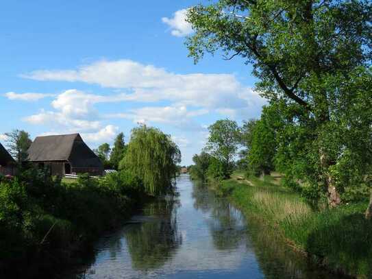 Hartmannsdorf bei Grünheide: Wasser Zugang! 1.000m² Areal: Familien geeignet!