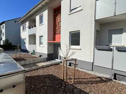 Helle 2 Zimmer Wohnung im Dachgeschoss - kein Balkon