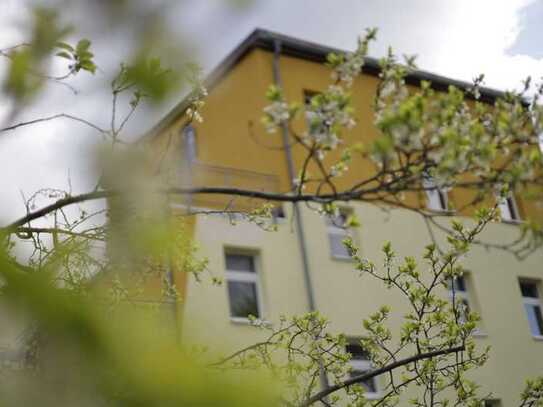 Schöne und günstig gelegene Ein-Zimmer-Wohnung mit EBK und Terrasse nahe Uniklinik