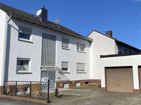Helles Zweifamilienhaus oder Mehrfamilienhaus + Ausbaumöglichkeiten, Garten, 2 Garagen in Rödermark