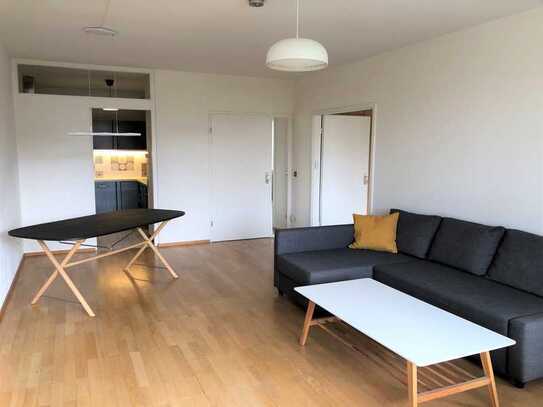 BOGENHAUSEN: Große 2-Zimmer-Wohnung mit schöner Loggia