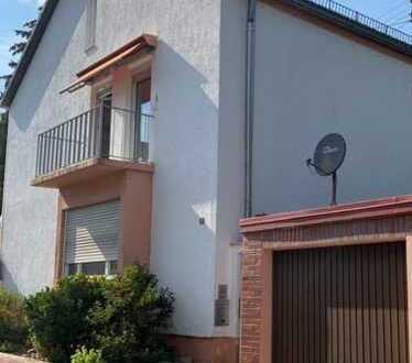 Traumhafte Maisonette-Wohnung/Galeria mit Balkon und Garage in Stadtbergen!